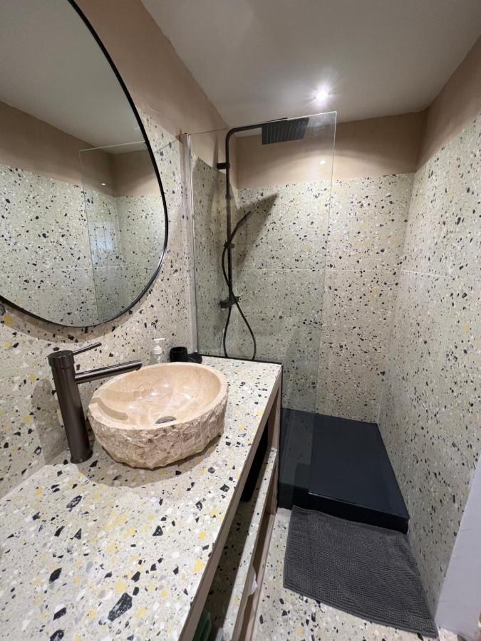 Apartment Endoume Notre Dame De La Garde T2 Avec Parking Marseille